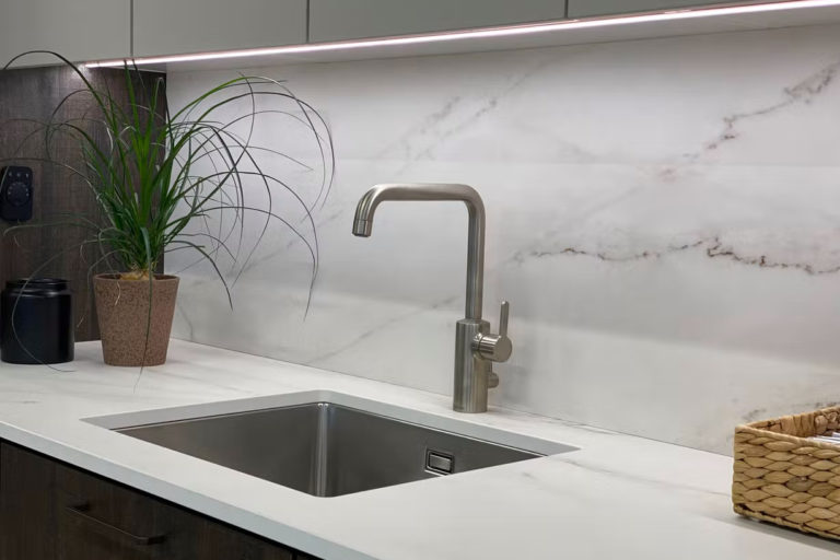 dekton-rem-at-esan-levykaluste-in-tampere